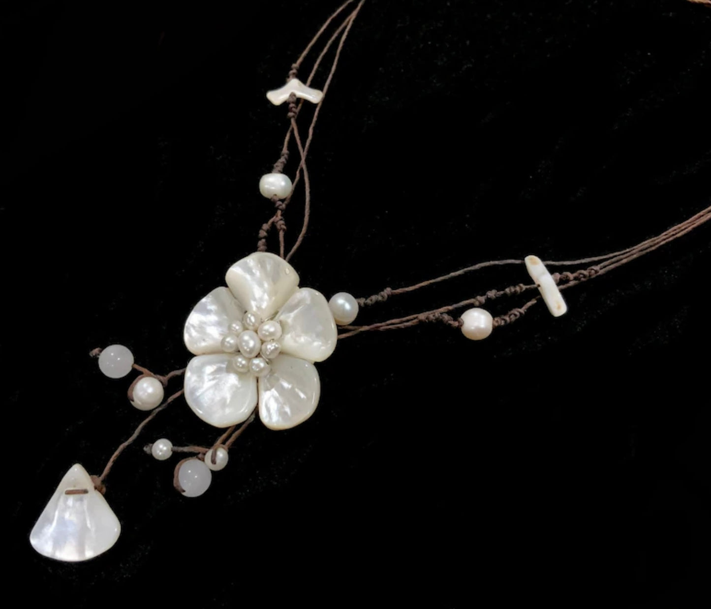 Mother of Pearl & Leather Flower Necklace 42cm