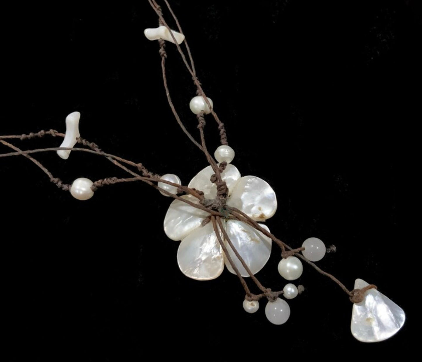Mother of Pearl & Leather Flower Necklace 42cm